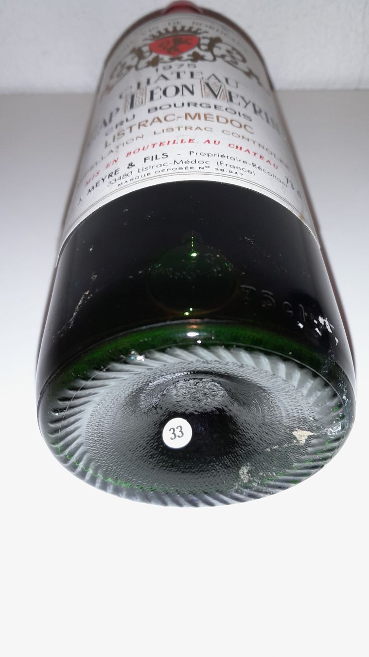 Wein: 1975 Château Cap Léon Veyrin 1975 – Neu (gemäss Beschreibung) aus Venthône von achos 3