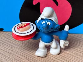 Kellner-Schlumpf mit HotDog
