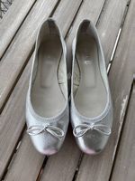 Neue 5th Avenue Lederballerinas Silber, Grösse 38