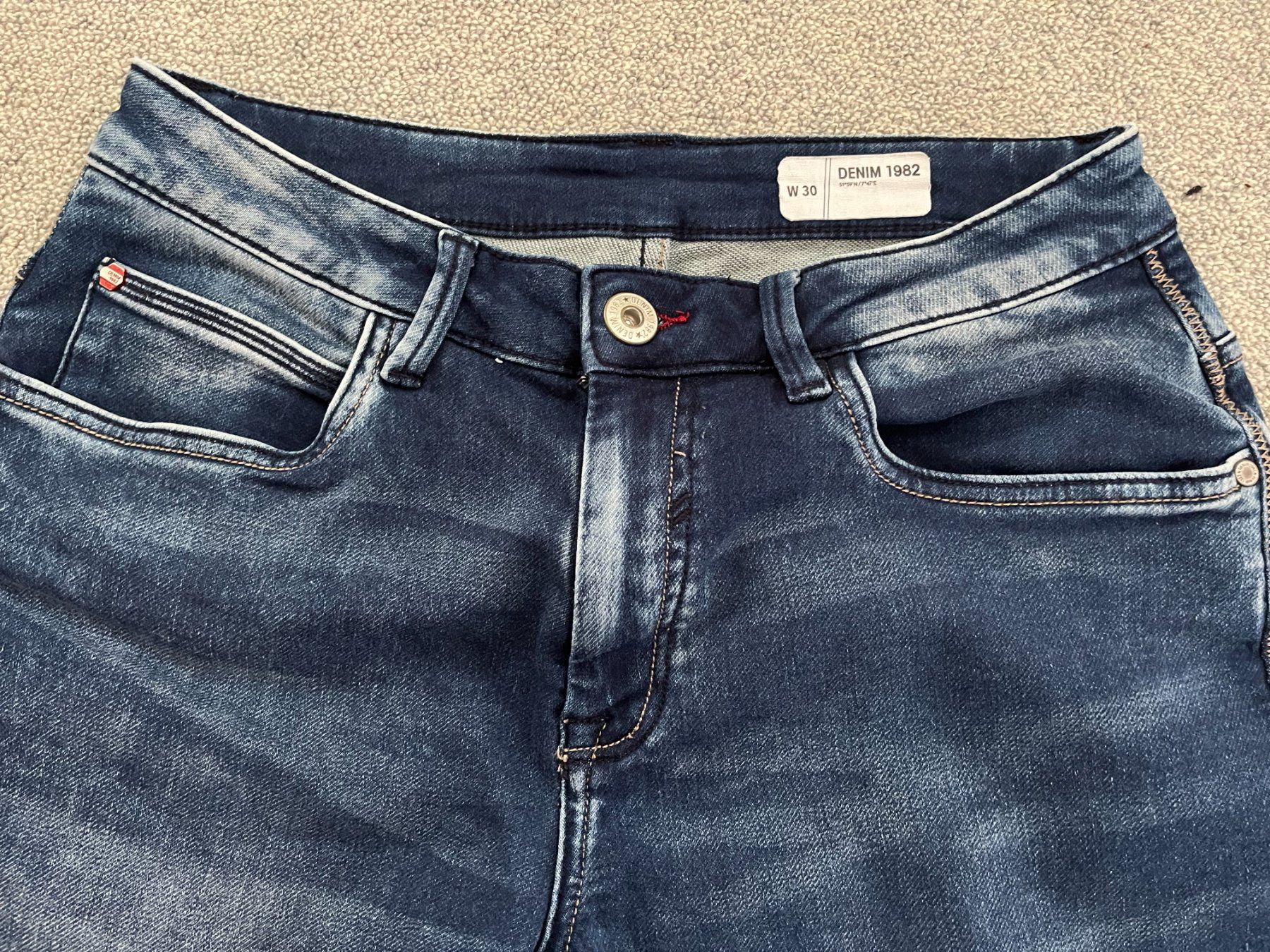 Pantaloni: Short Gr 30 – Nuovo (secondo la descrizione) da Rekingen AG venduto da nederland1 1