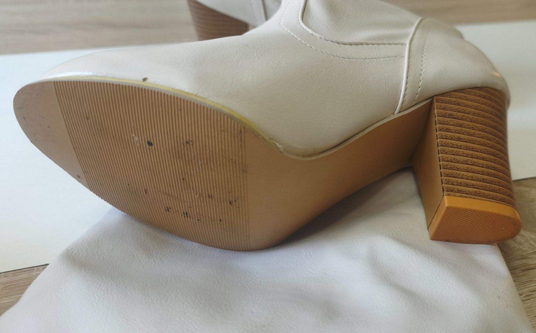 Scarpe da donna: MAGNIFIQUES BOTTES BLANCHES – Nuovo (secondo la descrizione) da Mervelier venduto da ZORHA 2