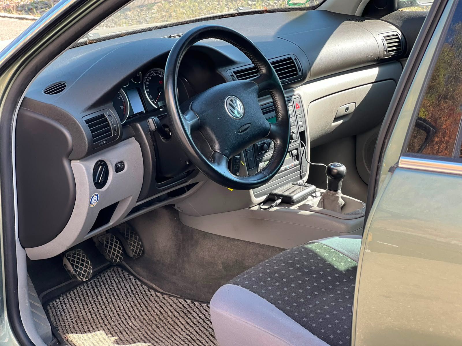 VW Automobili: VW Passat 2.0 B04 Handschaltung – Usato da Kaiseraugst venduto da rinau2 5