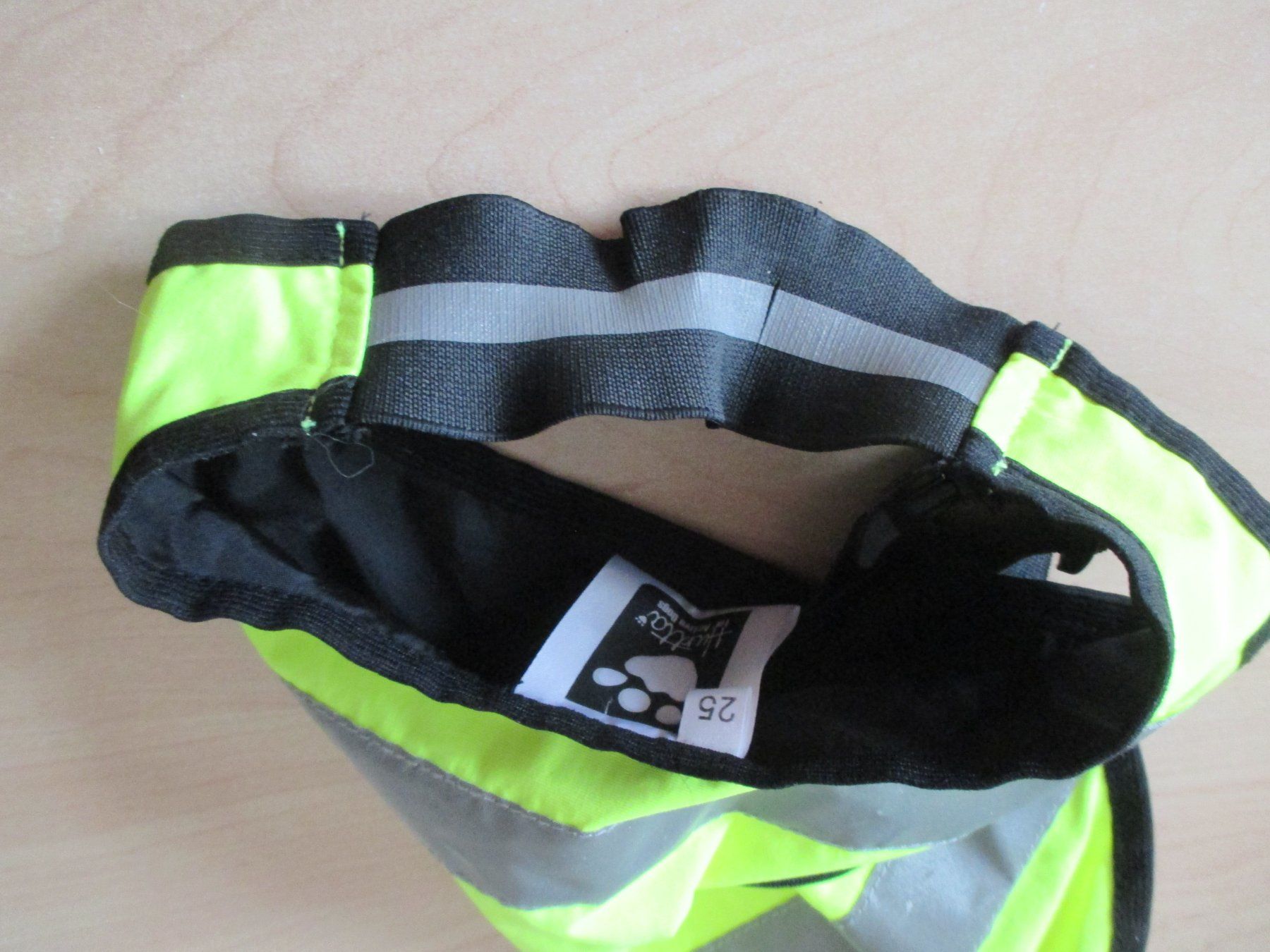 Hurtta Bekleidung: HURTTA REGEN/SICHERHEITS WESTE GR.25CM – Gebraucht aus Winterthur von katzen07 3