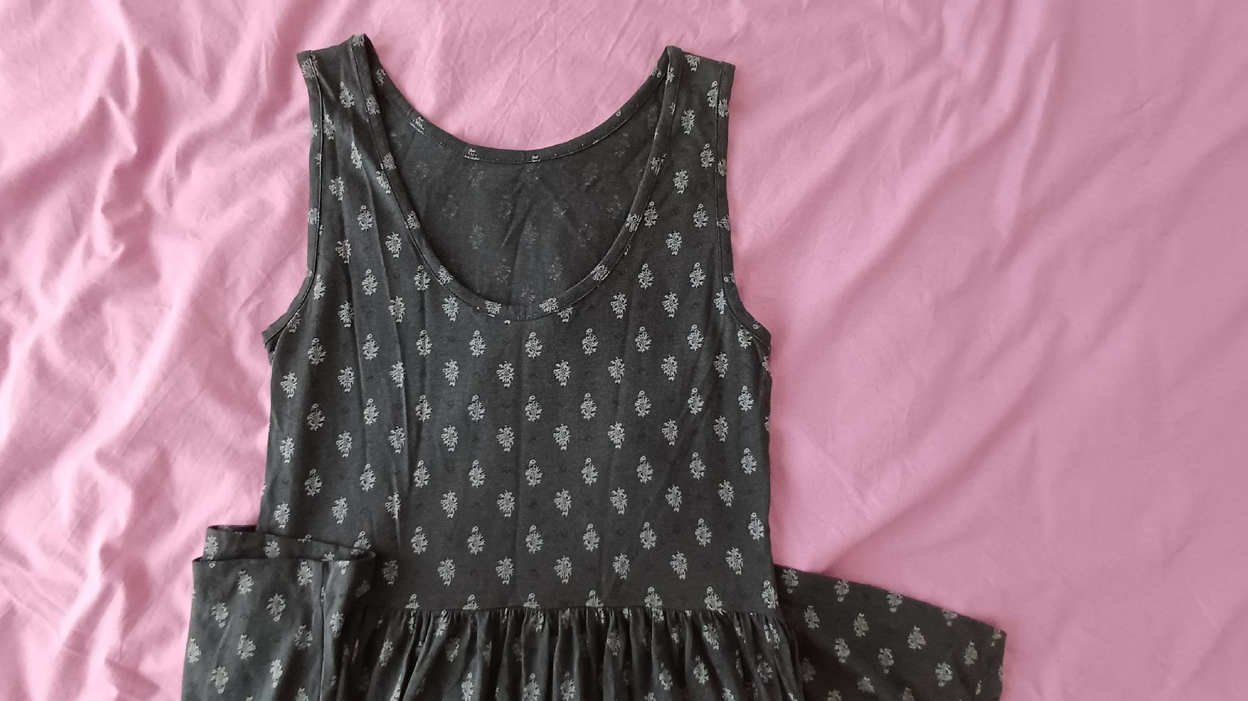 Sessun Vestiti: Robe Sessùn marine – Usato da Genève venduto da njia 1