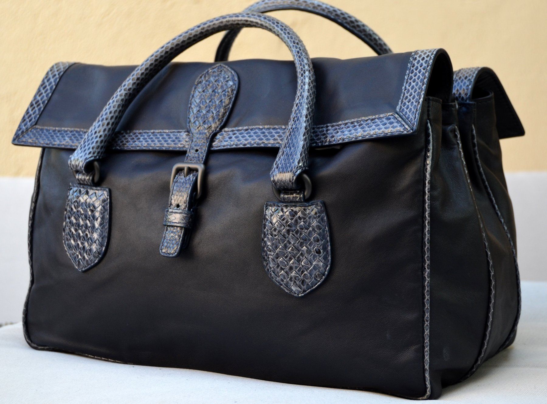 Bottega Veneta Taschen für Damen: Bottega Veneta Python Tasche / sac – Gebraucht aus Collonges von Auganien 2