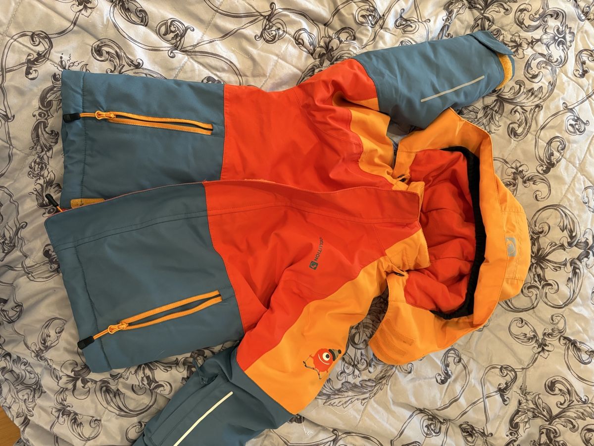 Vestes & Manteaux: Winterjacke Grösse 104 – D'occasion à Greifensee par Dany1989