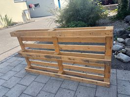 2 palettes en bois à donner / 2 Holzpaletten zu verschenken