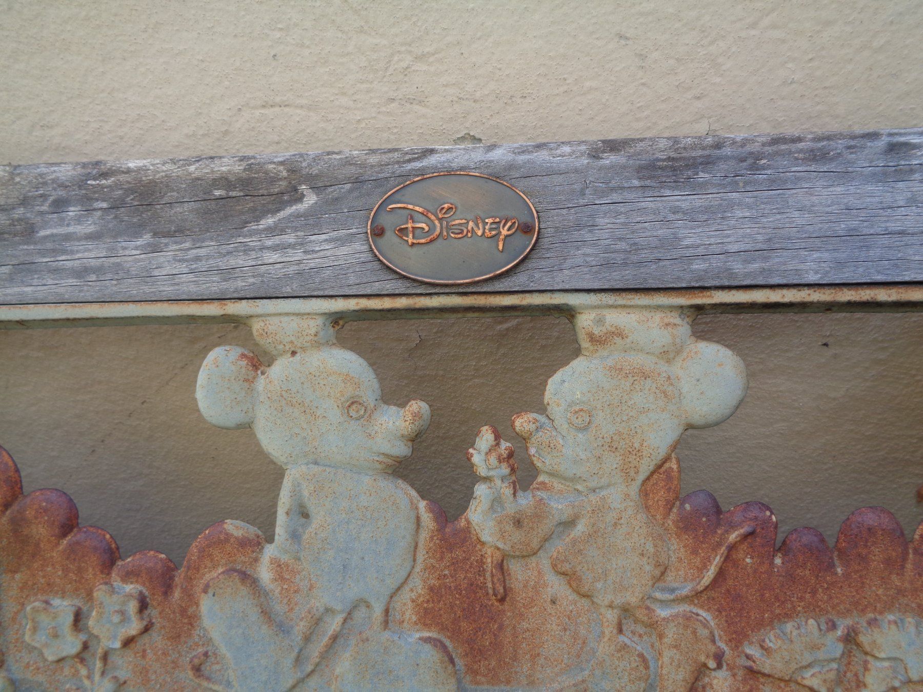 Bänke: Micki Maus - Disney - Gartenbank – Gebraucht aus Allschwil von mumat 2