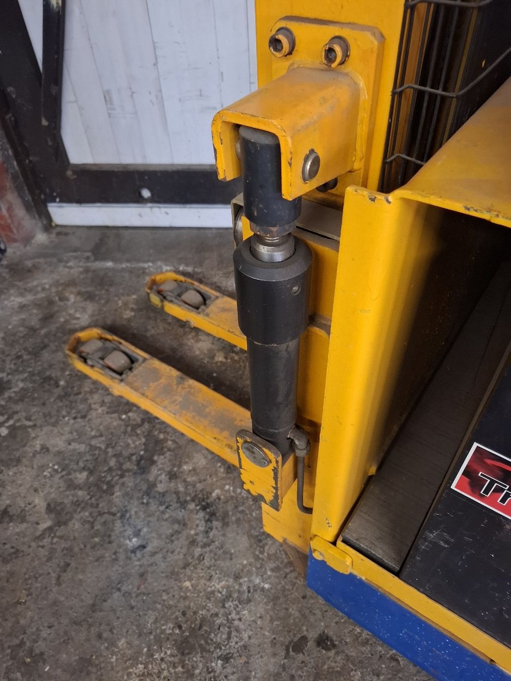 Carrelli elevatori e a forche: ORMIC Hochhubwagen / Stapler / Ameise – Usato da Glattfelden venduto da volvo140920 3