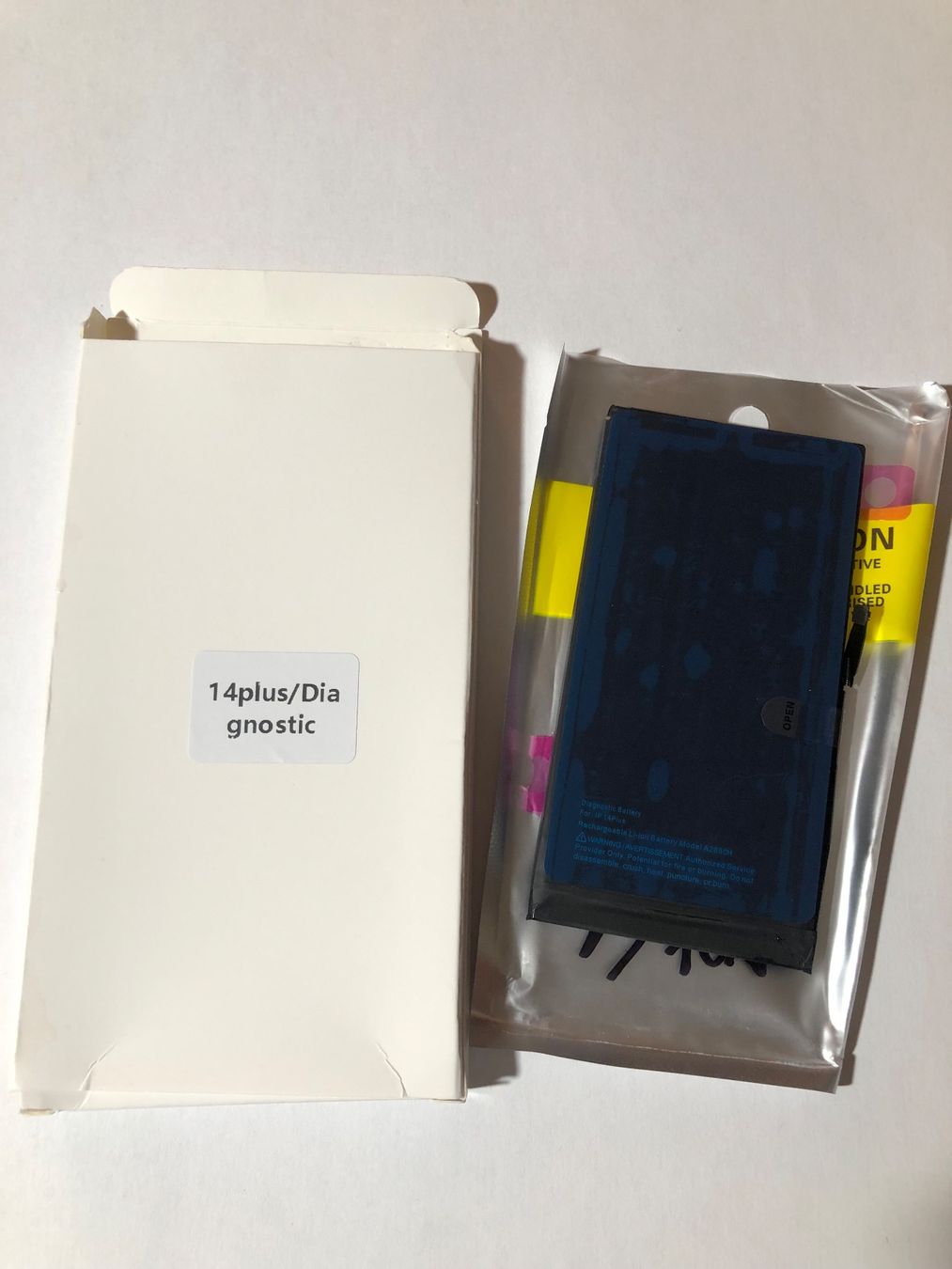 Caricatori & Batterie: iPhone 14 Plus Diagnostic akku. – Nuovo e nell'imballaggio originale da Leukerbad venduto da ray_lyv7