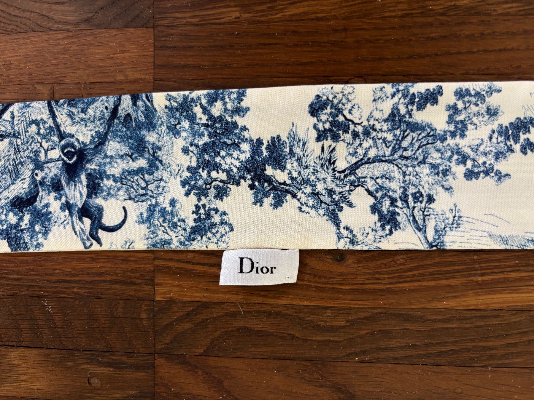 Dior Foulards, Tücher & Schals: DIOR Seiden Twilly 98x6.5cm – Gebraucht aus Herrliberg von mayfi 5