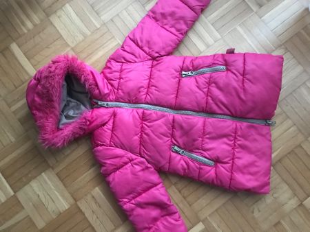 Winterjacke mit Kapuze von Benetton Grösse 90 (18-24M) pink