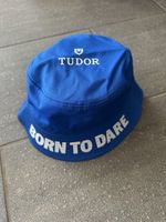 Chapeau Tudor réversible bleu-rouge 