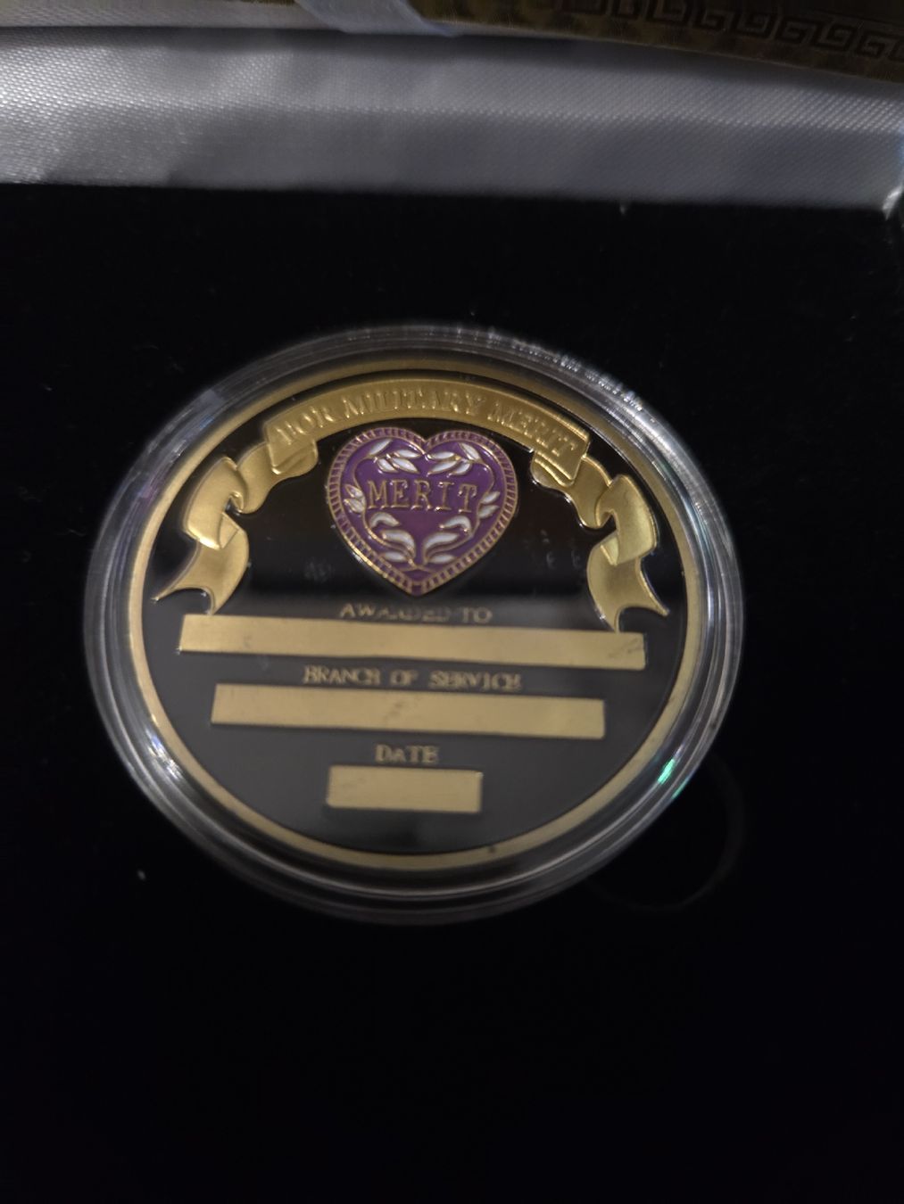 Medaglie: Cœur violet rare avec certificat d'authenticité – Nuovo e nell'imballaggio originale da Onex venduto da GarageCollector 2