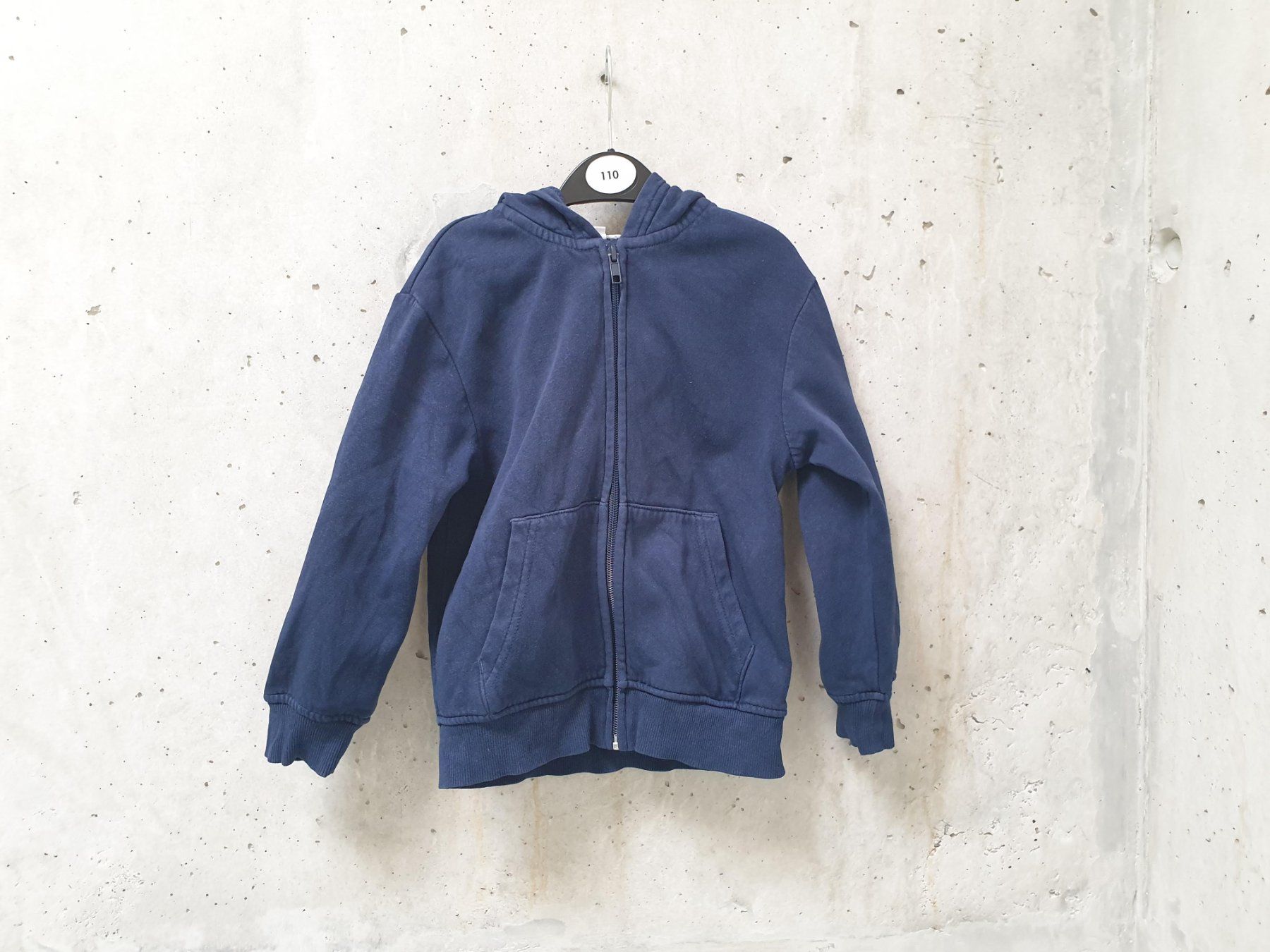 H&M Maglioni & Felpe: Sweat capuche zippé basic H&M, bleu marine, garçon, 110/116 – Usato da Fribourg venduto da fripons