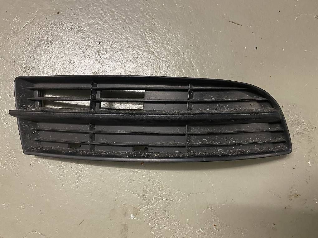 Toutes les pièces auto: Vw Abdeckung 1TO853666 – D'occasion à Schwaderloch par z_g 2