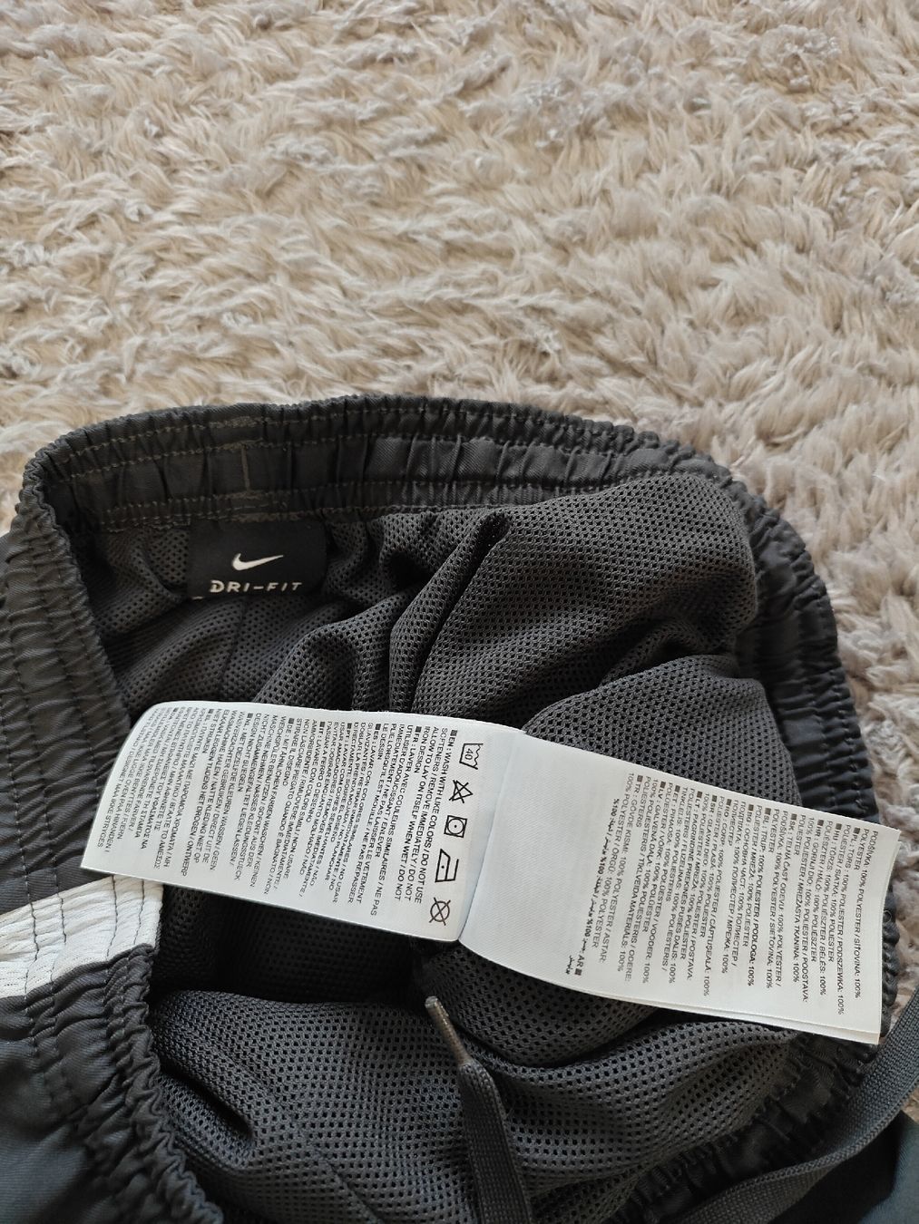 Nike Hosen: Nike Trainerhose – Gebraucht aus Pieterlen von Saemelili 2