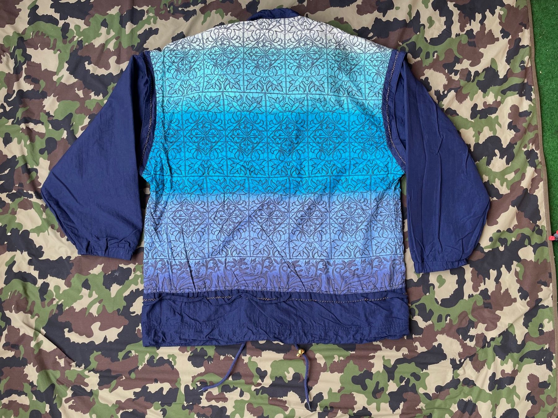 Giacche: Vintage 90s Jacket windbreaker Sz L – Usato da Zürich venduto da le_souk 1