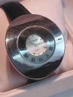Extravagante  Quartz- Uhr Damen neue batterie+handband leder