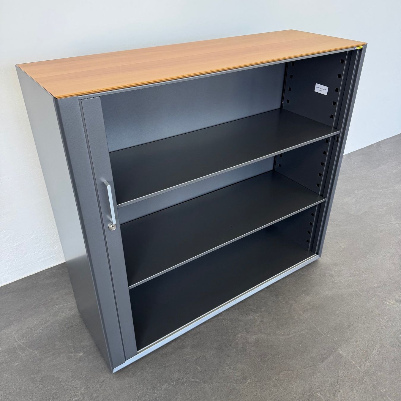 Schränke: Ergodata nova'basic Lateralschrank 3-OH ohne Schlüssel – Gebraucht aus Schönenwerd von mcofficeshop 3