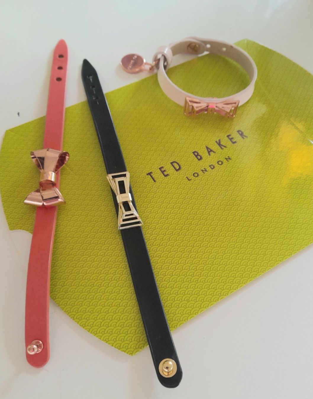 Armbänder & -reifen: TED BAKER, Konvolut, Lederarmbänder – Gebraucht aus Basel von Chahri