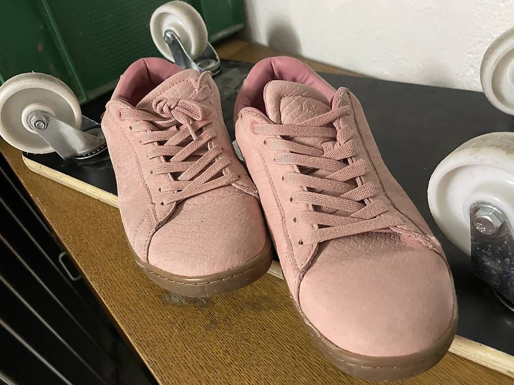 Lacoste Scarpe da donna: Lacoste Damenschuhe Gr. 39 – Usato da Würenlingen venduto da sar_p5qp 1