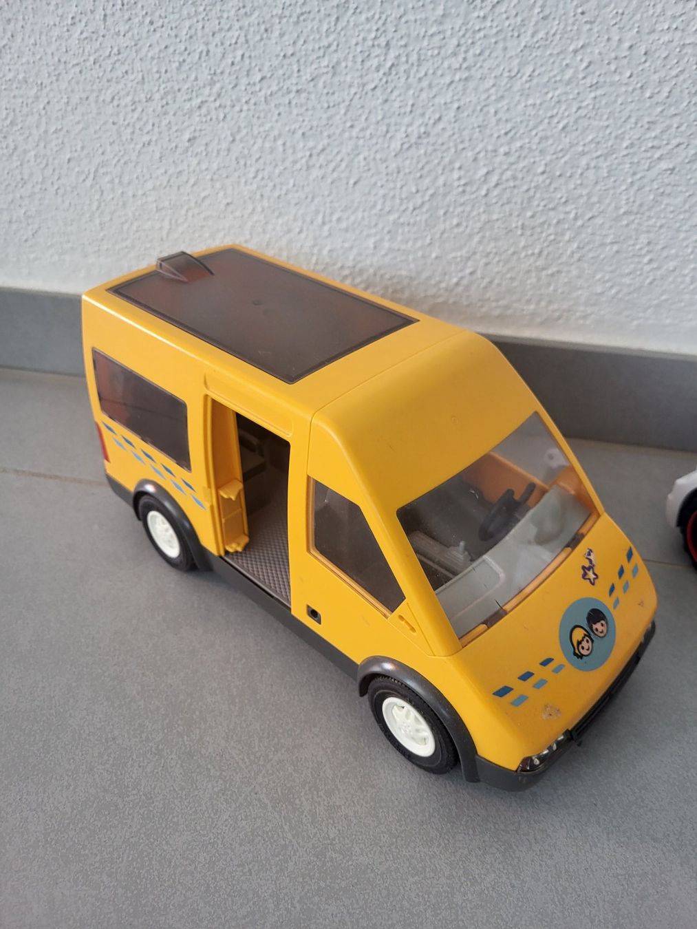 Giocattoli: Div Autos: Schulbus Transformer Krankenwagen Traktor – Usato da Boswil venduto da i12i 2
