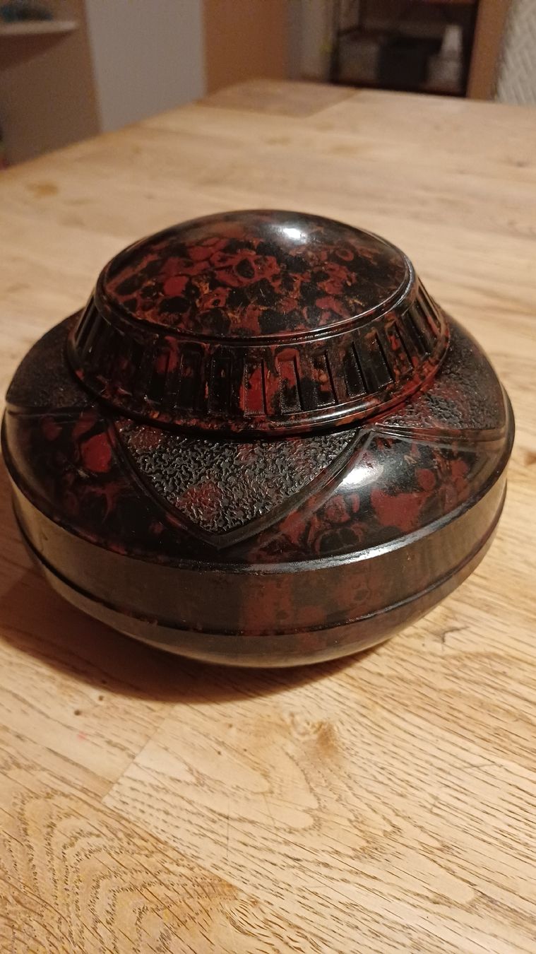 Tabacchi: Art Deco Tabaktose Bakelit – Usato da Flawil venduto da Naphtali 3