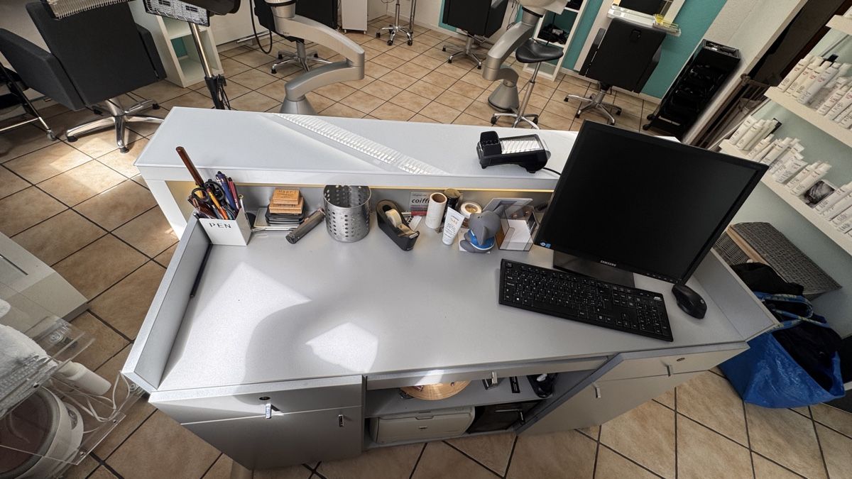Allestimento di negozi e stand fieristici: Rezeption mit Beleuchtung – Usato da Merenschwand venduto da Ivanhaller 5