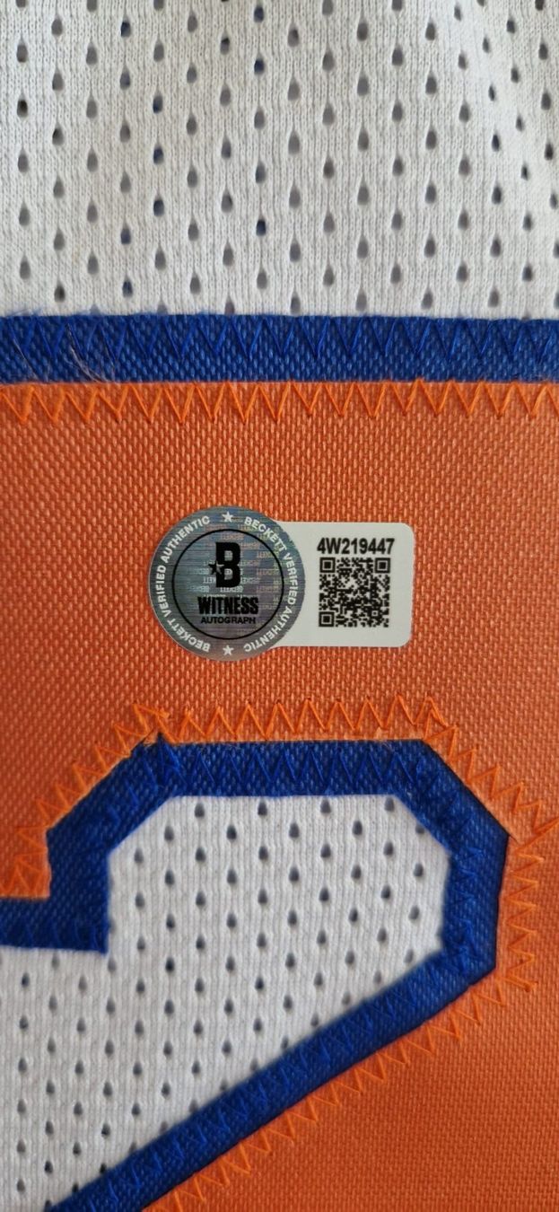 Autografi: Maillot custom  NY Knicks signé par LARRY JOHNSON – Nuovo e nell'imballaggio originale da Lutry venduto da SwissBBCards 3