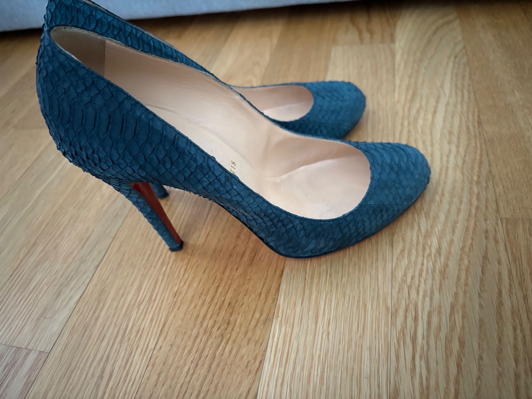 Christian Louboutin Scarpe da donna: Christian Louboutin blaue Highheels – Usato da Duebendorf venduto da tom_lp2m 7