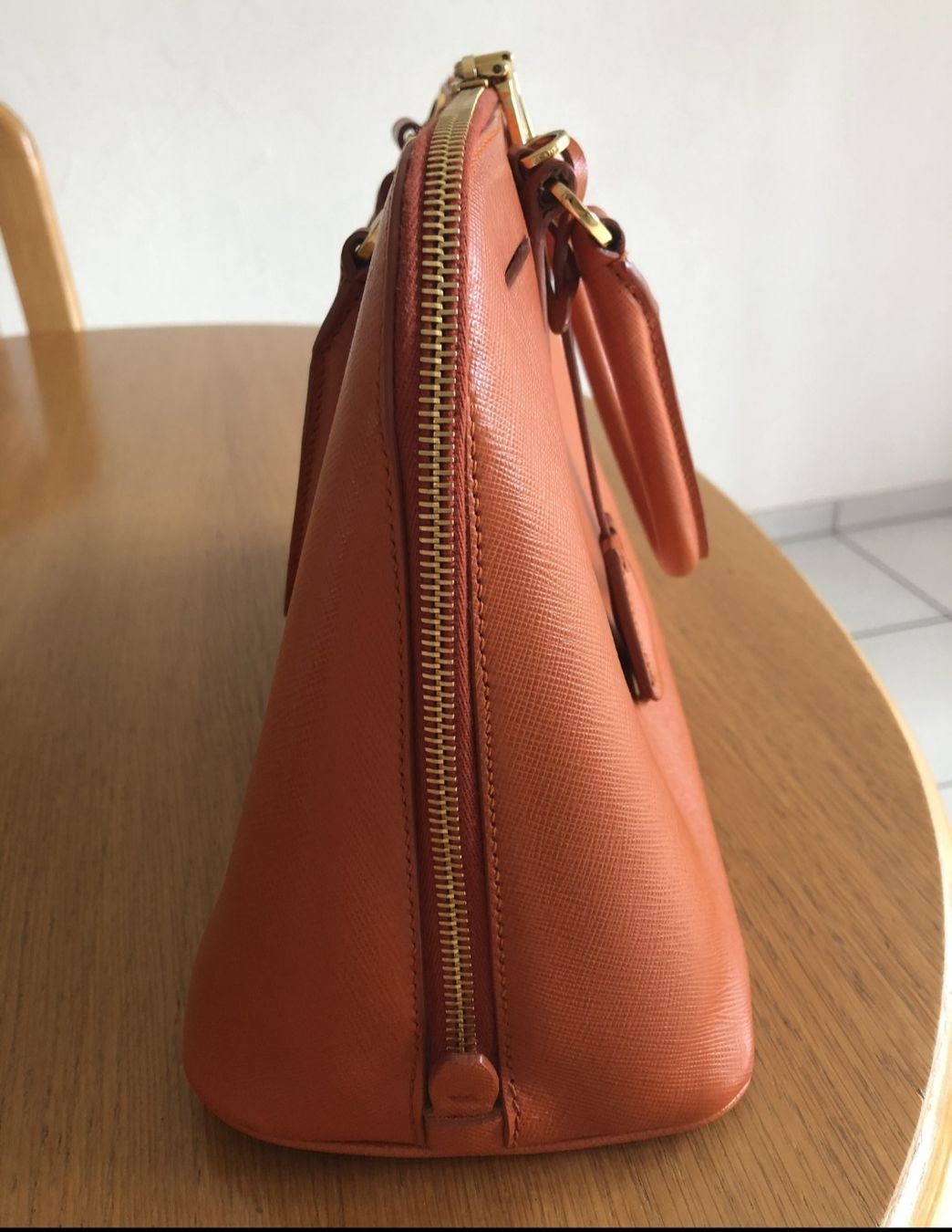 Prada Taschen für Damen: Original Prada handtasche – Gebraucht aus Emmenbrücke von johnleedave