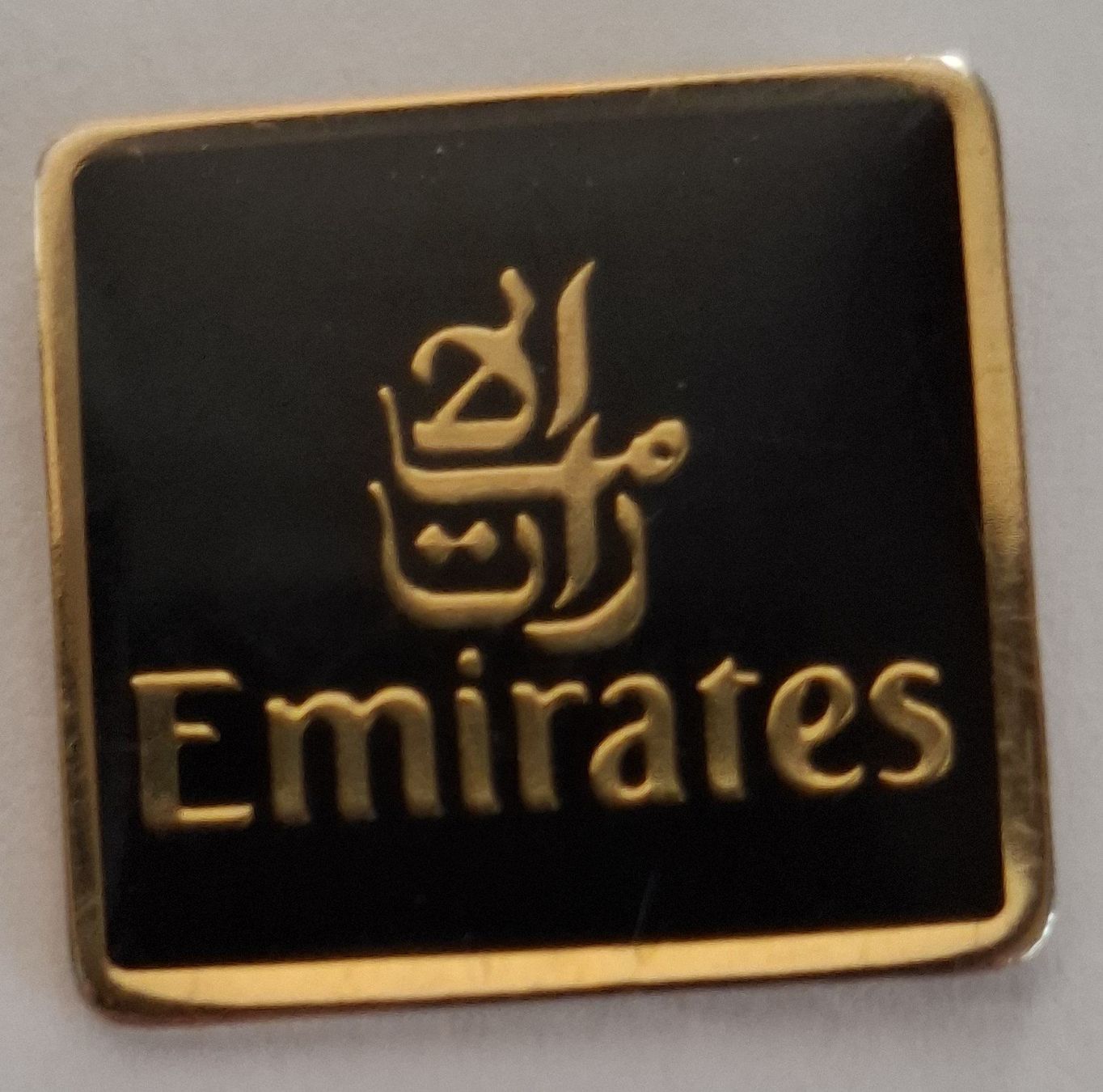 Placchette & Badge: Emirates – Usato da Hinterkappelen venduto da Schampus