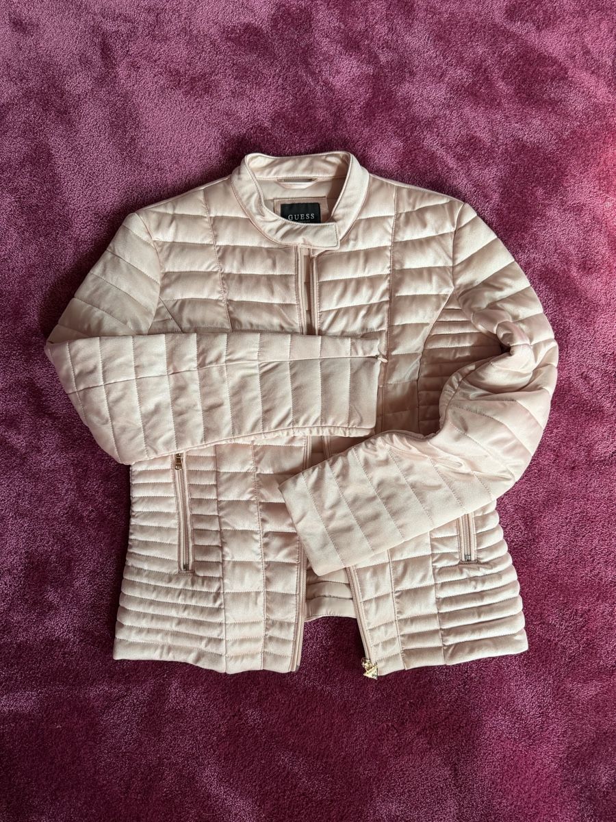 Guess Giacche: Guess Jacke S – Nuovo (secondo la descrizione) da Weiningen TG venduto da Andrina.tnr