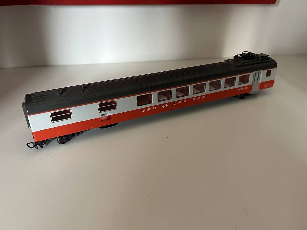 Modellini di ferrovie: Swiss Express Speisewagen H0 – Usato da Brugg AG venduto da FlowerStreet