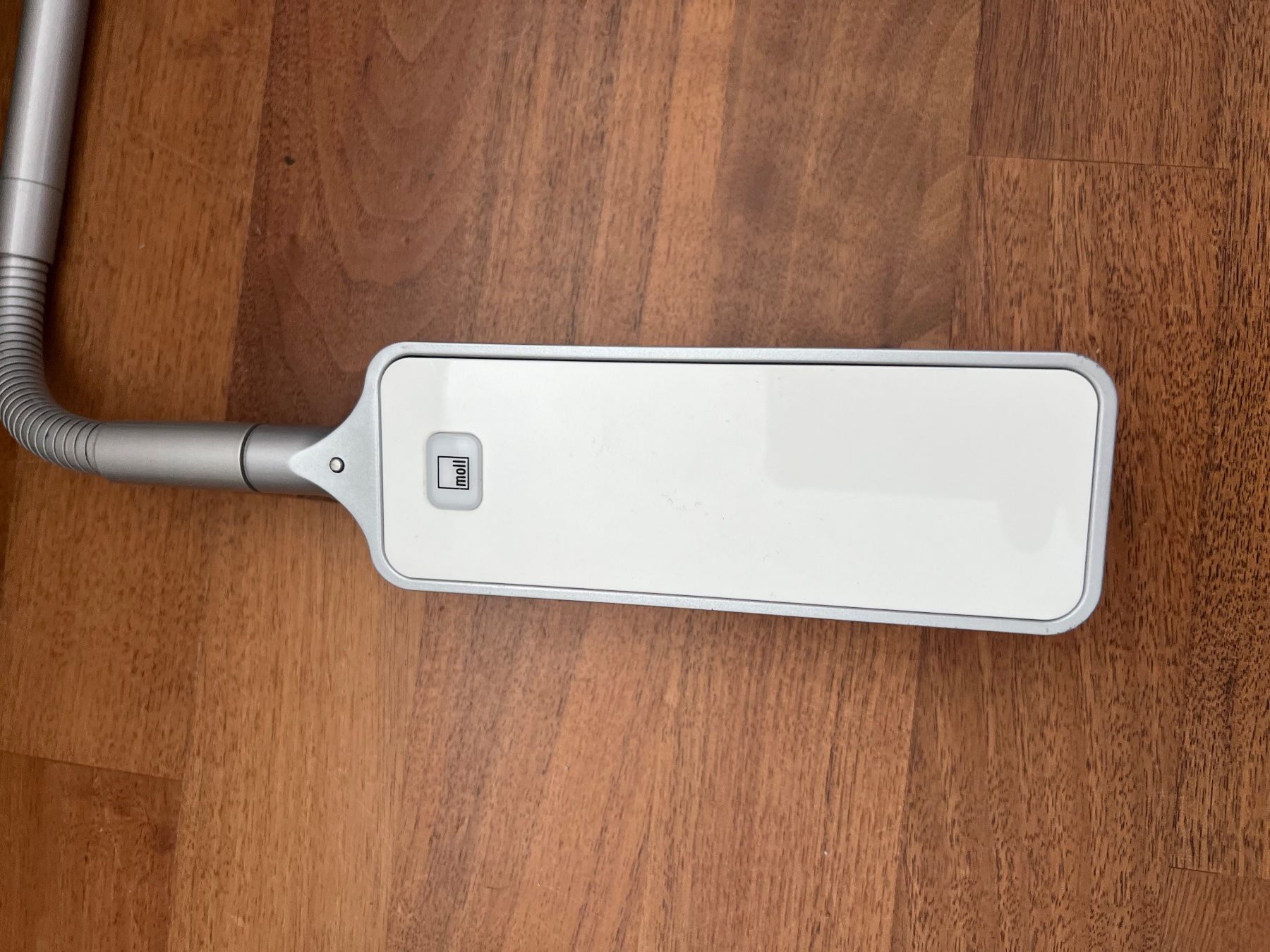 Moll Lampade: Moll Flexlight Schreibtischlampe LED  USB Ladestation – Usato da Jona venduto da Sariksa 2