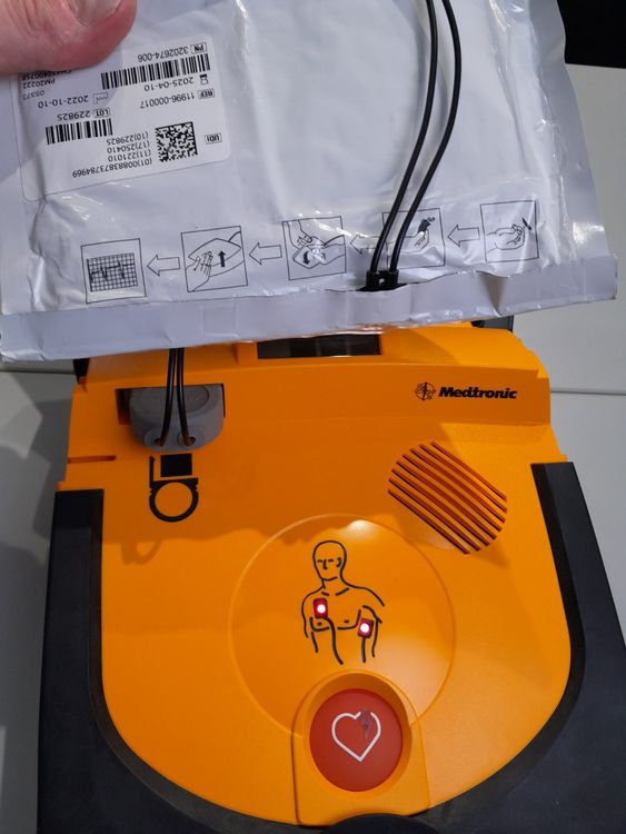 Lifepak CR Plus Defibrillator Kaufen auf Ricardo