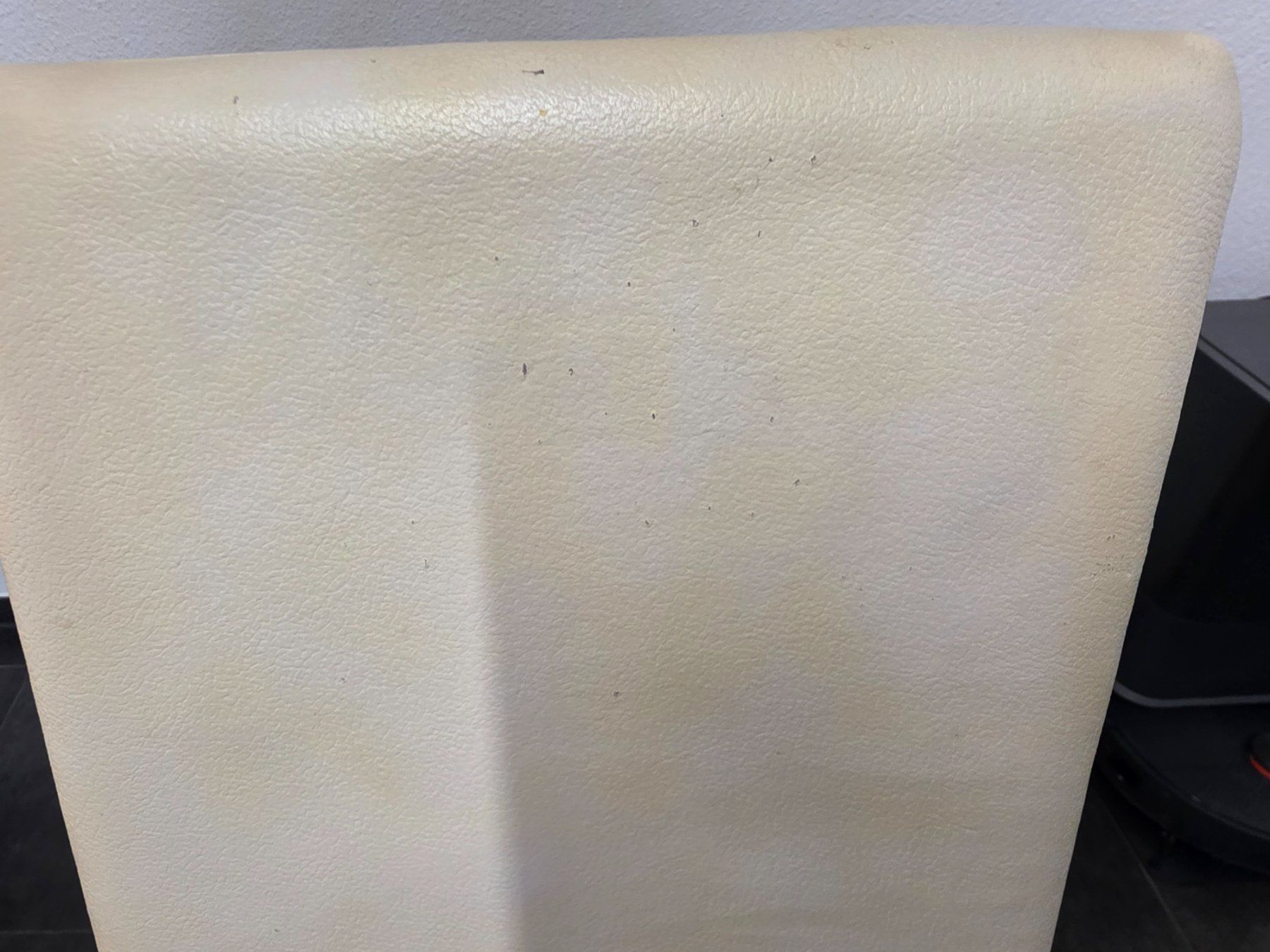 Set di tavolo e panche: Esstisch mit 5 Lederstühlen – Usato da Sirnach venduto da car_zgk9 3