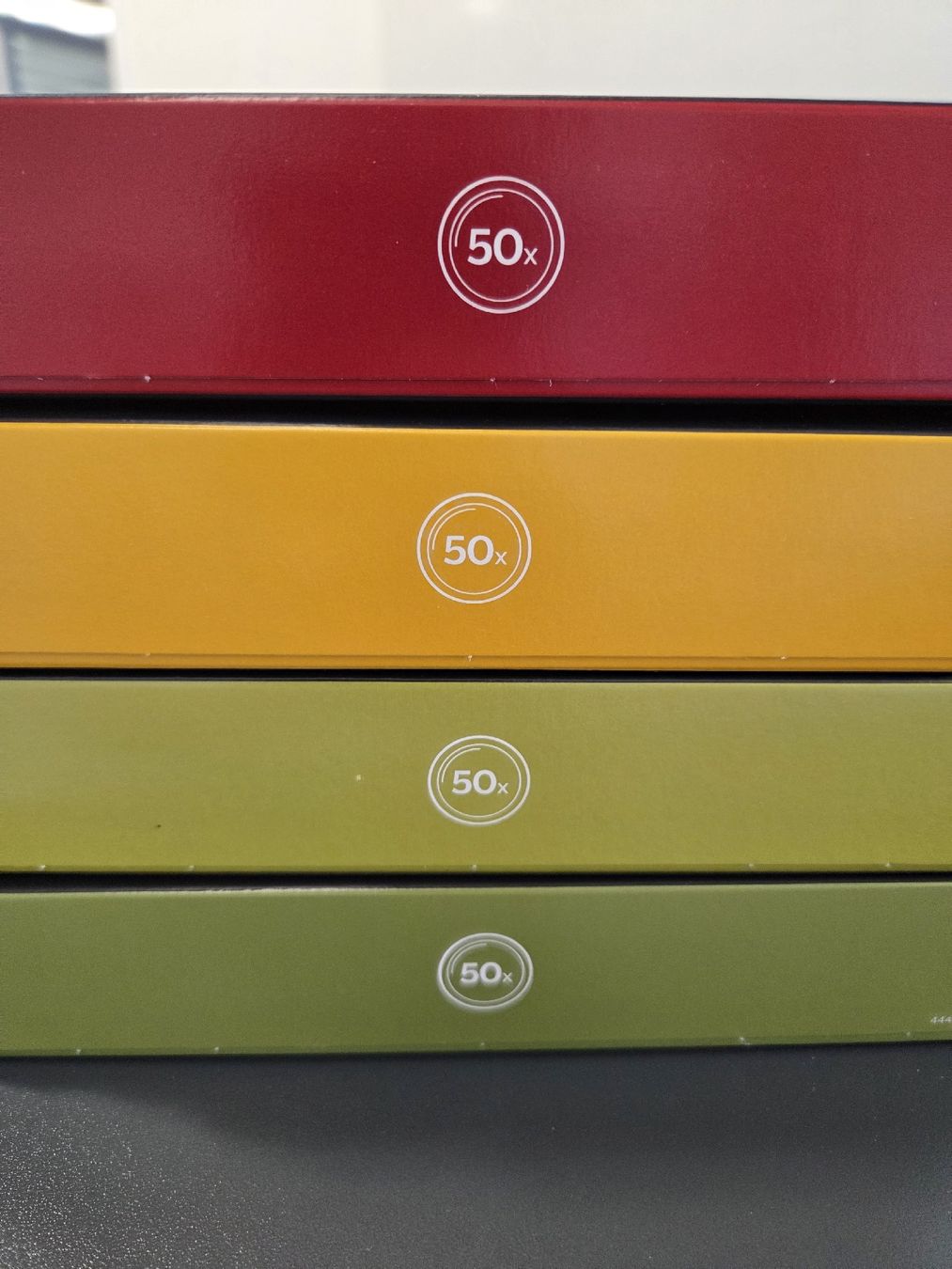 Nespresso Macchine per caffè & Macchine per espresso: 4x 50 Nespresso Caps – Nuovo e nell'imballaggio originale da Zug venduto da Bibibo 1