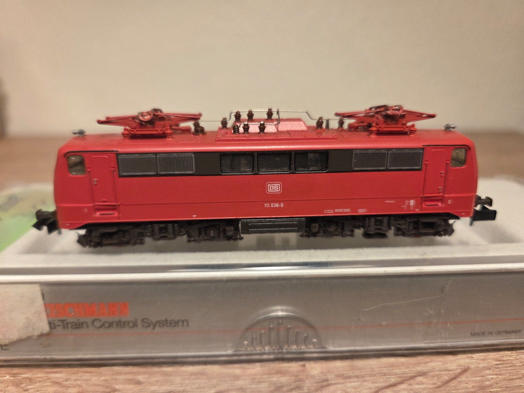 Fleischmann Modellini di ferrovie: Fleischmann N FMZ 67349 E-Lok BR 111 DB Digital – Usato da St-Aubin-Sauges venduto da Lo_Go 1