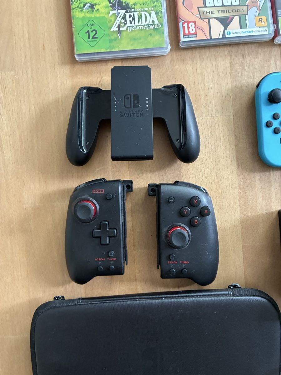 Nintendo Konsolen: Nintendo Switch mit Zubehör  – Gebraucht aus Zürich von Alpina10 5
