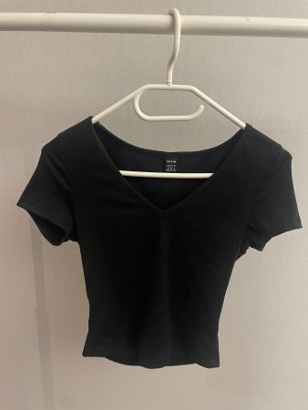 Schickes, kurzes, schwarzes Sommer T-Shirt, Grösse M!