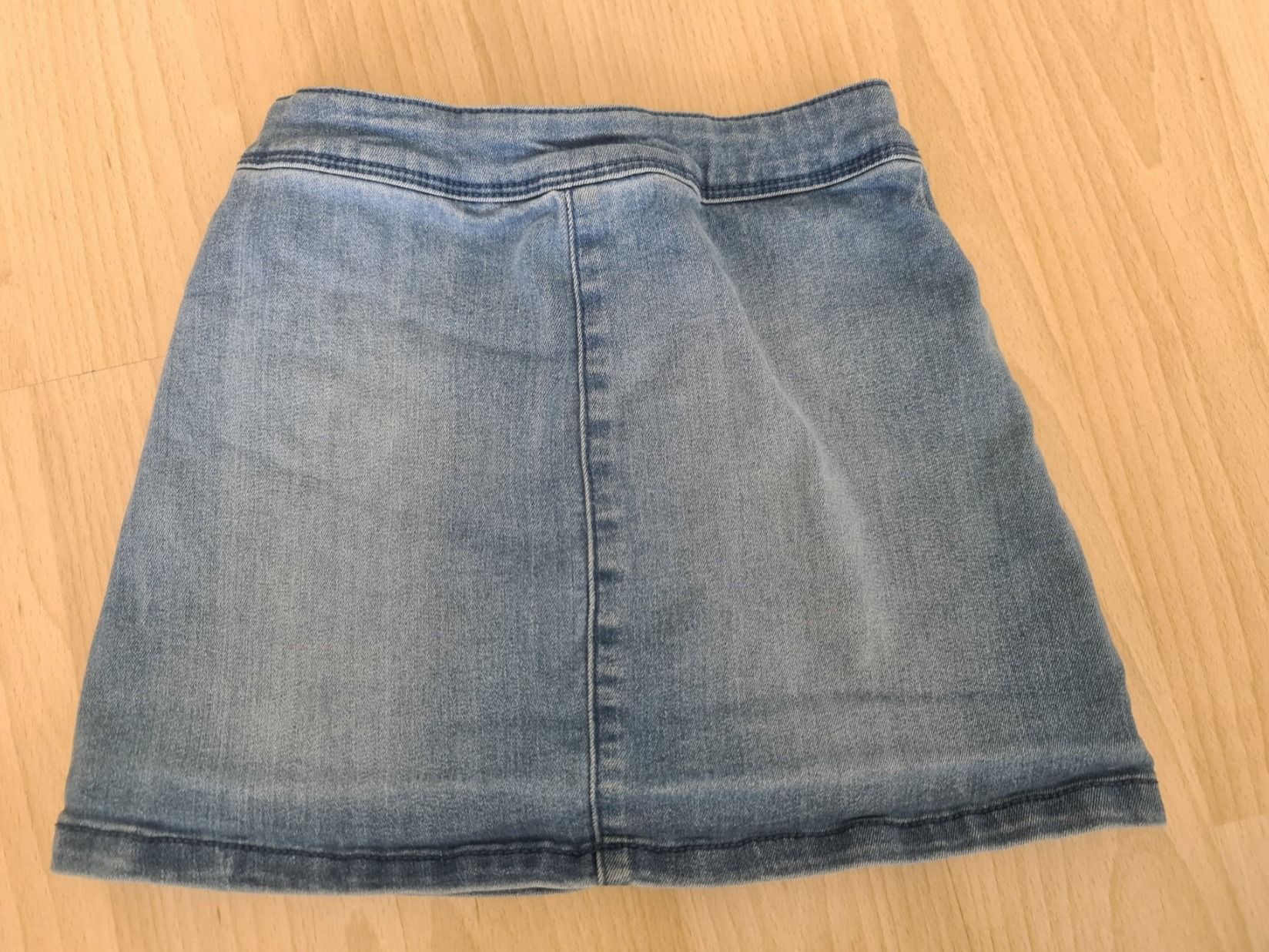 C&A Robes et jupes: Kinder- Jeansjupe – D'occasion à Fehraltorf par Sumin 1