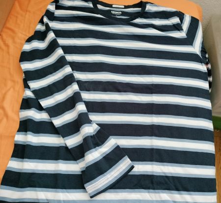 Pulli. Gr L