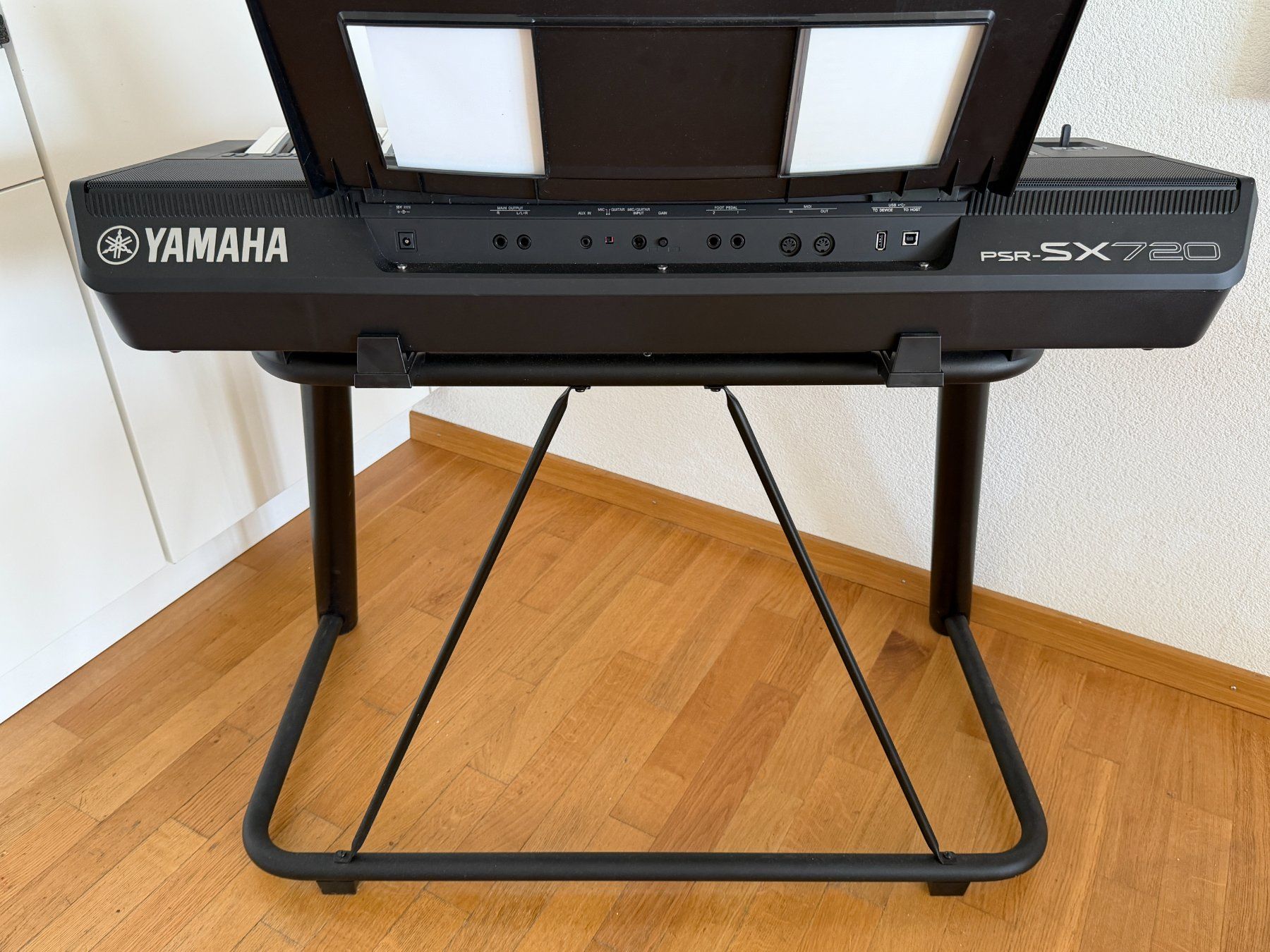 Yamaha Strumenti musicali: Yamaha PSR SX720 + L-7B – Usato da Lausanne venduto da lou_r82x 8