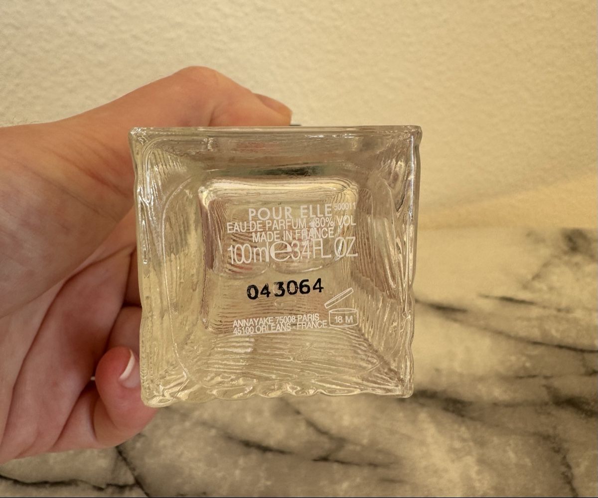 Profumi & Eau de Toilette: Annayake pour elle 100 ml fast voll – Usato da Zürich venduto da iasminee 2