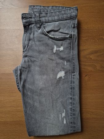 Graue Herren Jeans, Grösse 32/32, im Destroyed Look!