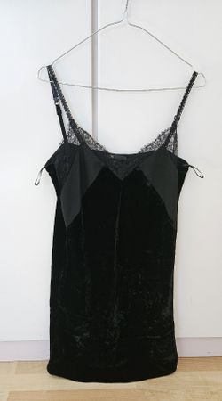 Maje Samtkleid mit Spitze Gr. 3/38 schwarz