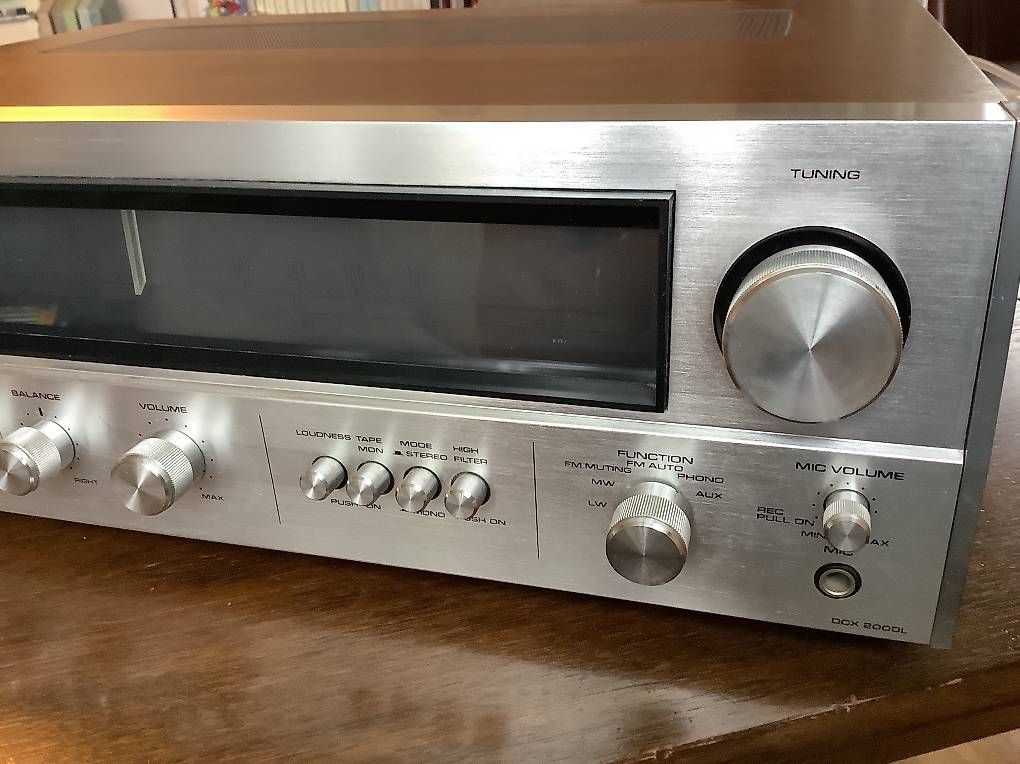 Sanyo Ricevitori: Vintage Sanyo Stereo Receiver Modell DCX 2000L – Usato da Gümligen venduto da badabumbi 3