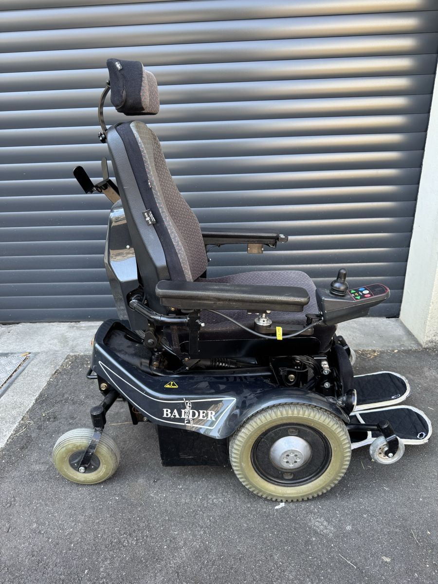 Sedie a rotelle: Rollstuhl Balder DX Elektro Rollstuhl - Defekt – Difettoso da Birsfelden venduto da inf_l2yy 1